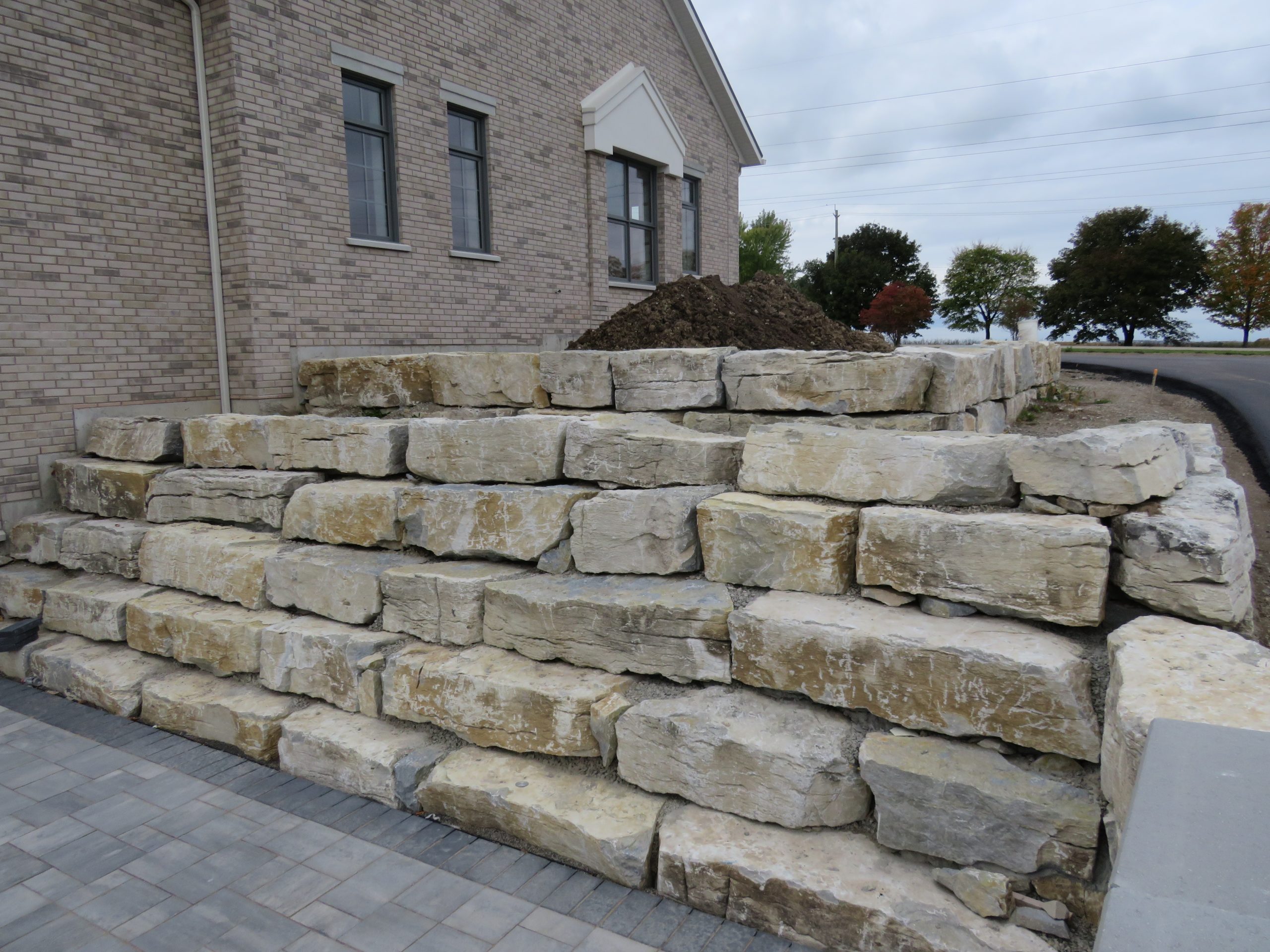 Weatheredge Armour Stone at Church in Baden, ON Area Colonial Brick
